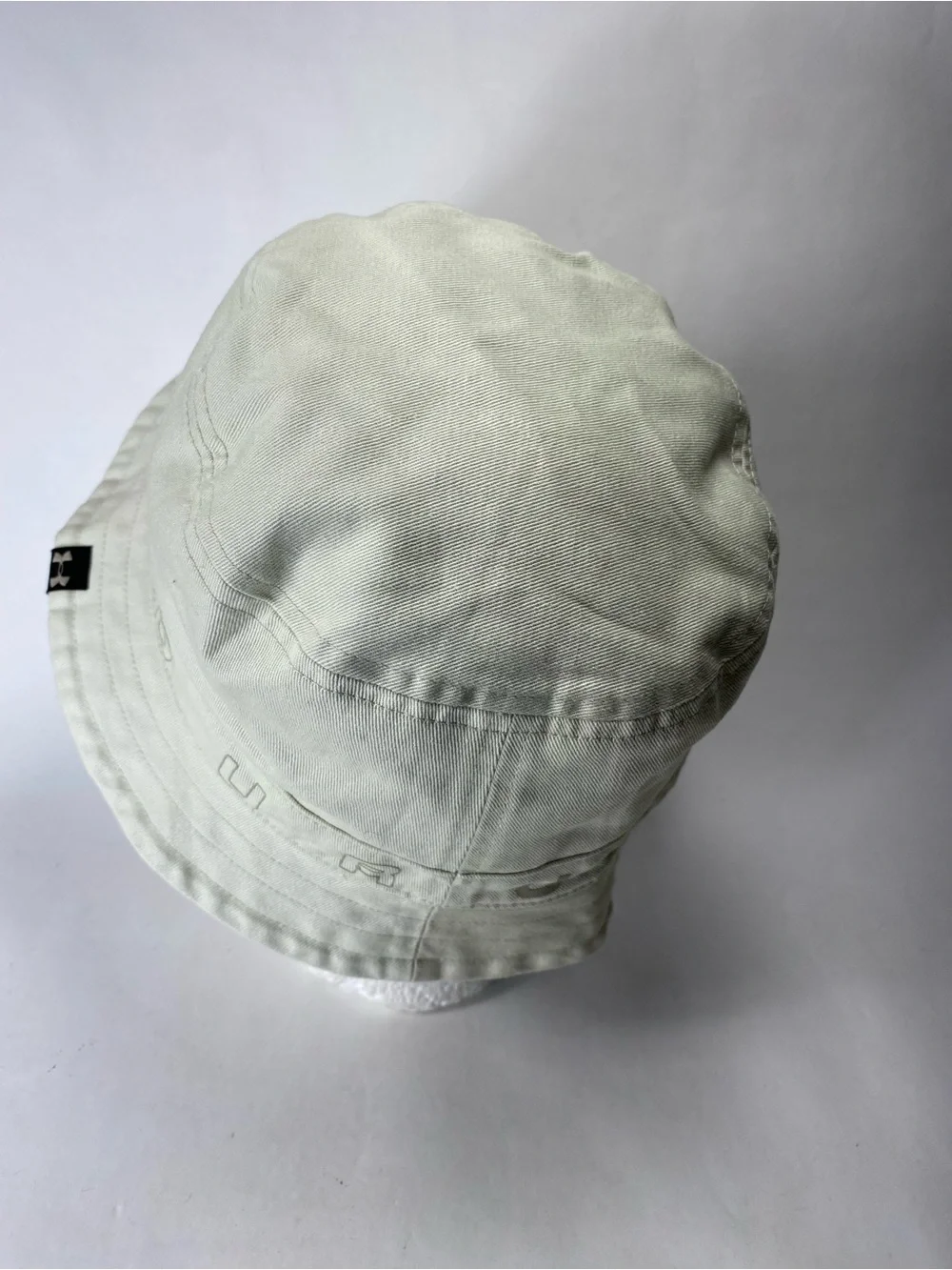 Under Armour Reversible Tan Beige Camo Pattern Bucket Hat Unisex